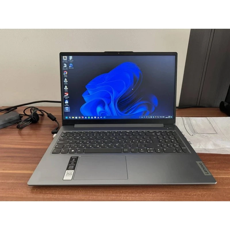 تصویر  لپ‌تاپ لنوو مدل IdeaPad Slim 3 15IRU8